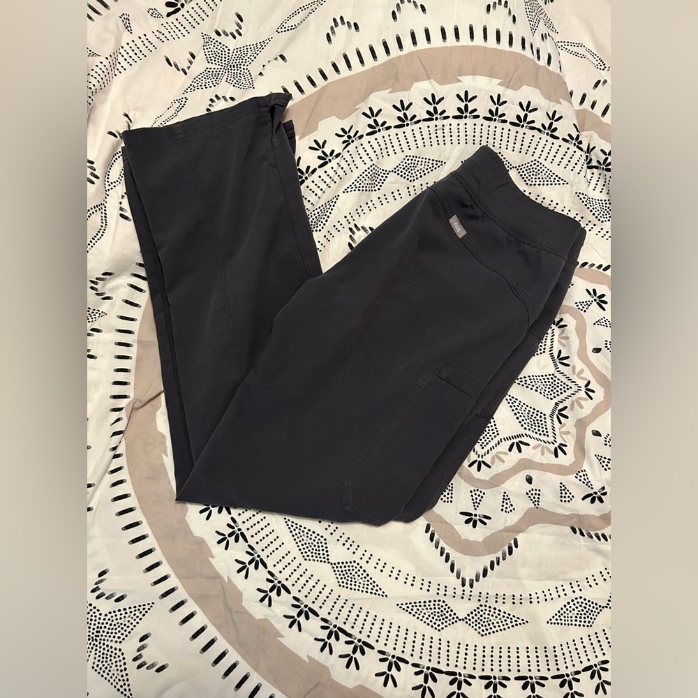 Women’s FIG scrub pants size small